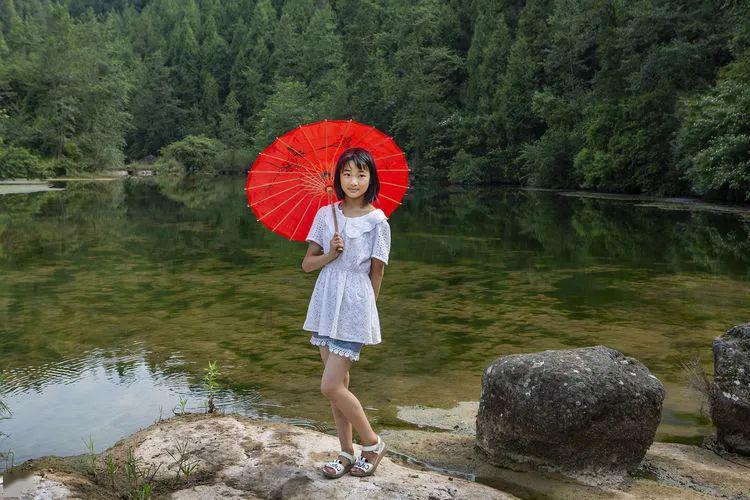 乐彤获亚洲最佳双语主持人奖项